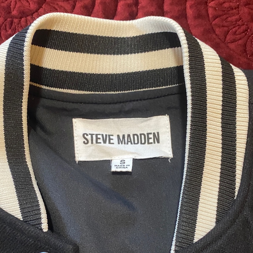 Steve Madden
Women's Alexandra Varsity Jacket. NWOT. Sz Small. PTP 21". - Picture 9 of 10
